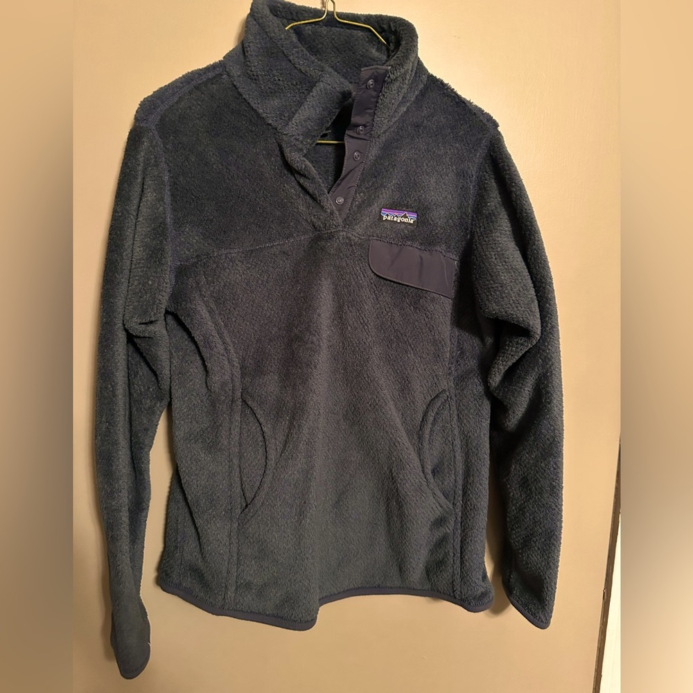 Patagonia women’s zip up navy